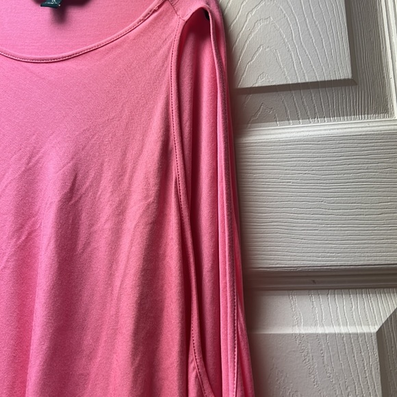 Worn once cold shoulder top - Picture 3 of 3